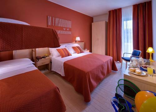 Hotel Renania Bibione Bagian luar foto