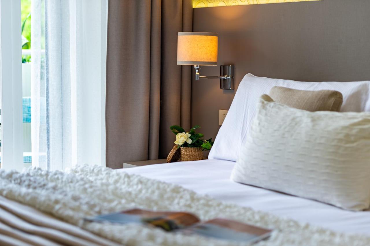 Hotel Renania Bibione Bagian luar foto