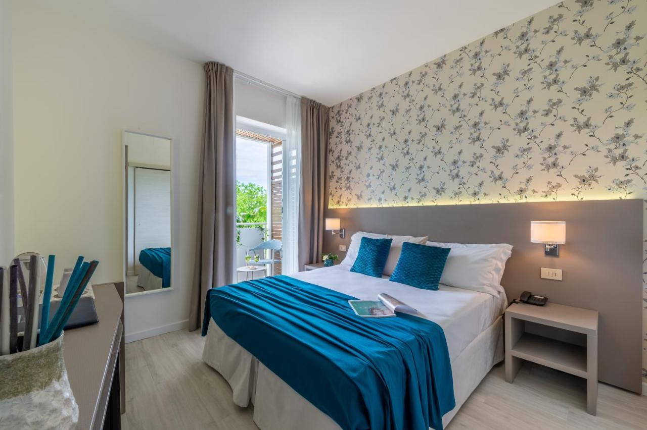Hotel Renania Bibione Bagian luar foto